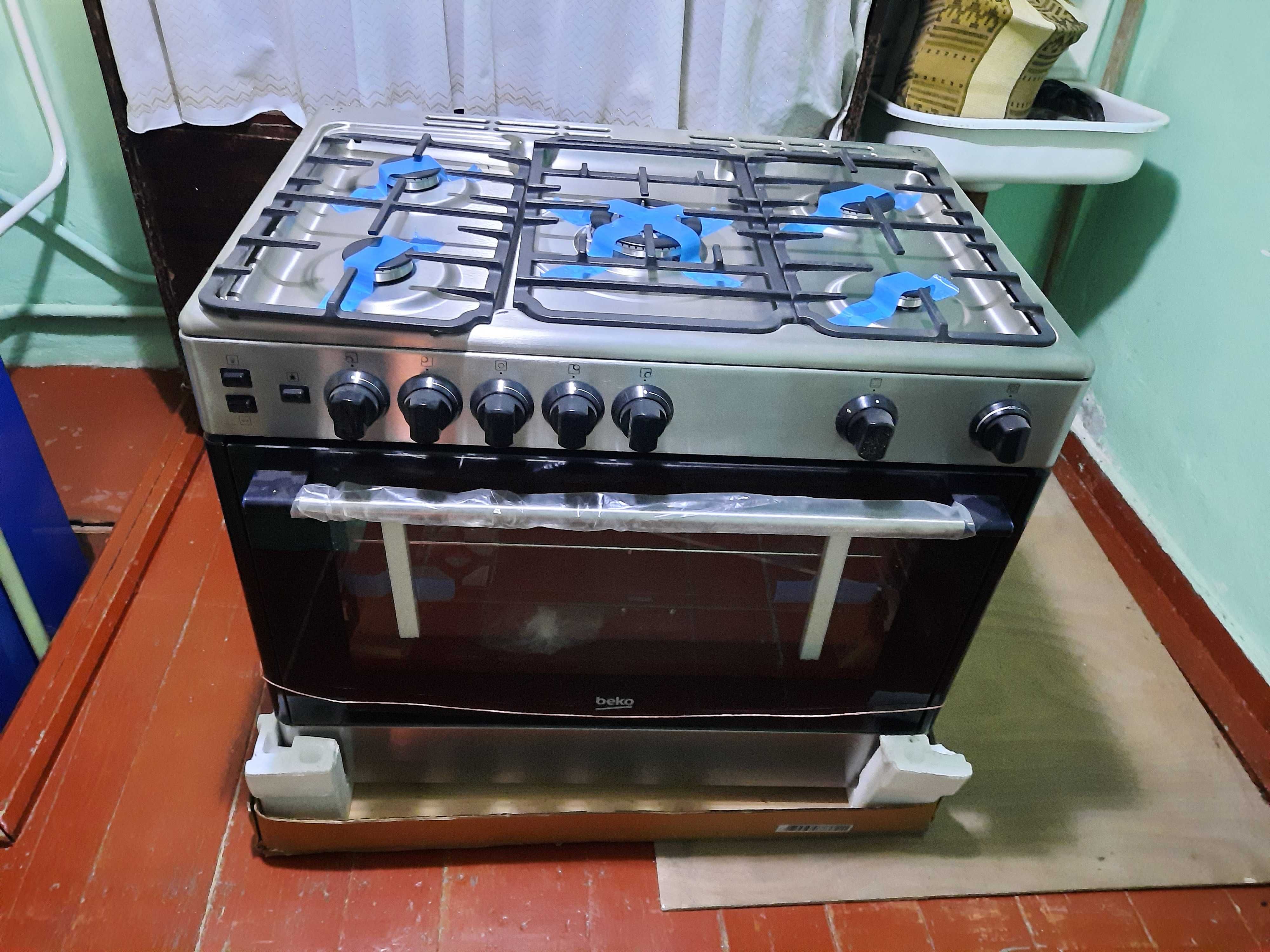 Газовая плита новая на 5 конфорок от Beko GG15115DX в Чирчике