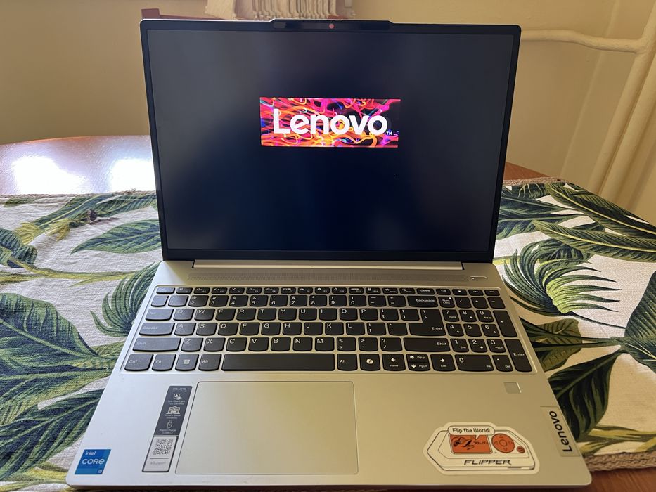 Лапто Lenovo IdeaPad Slim 5 15IRH9 1TB SSD 12месеца гаранция
