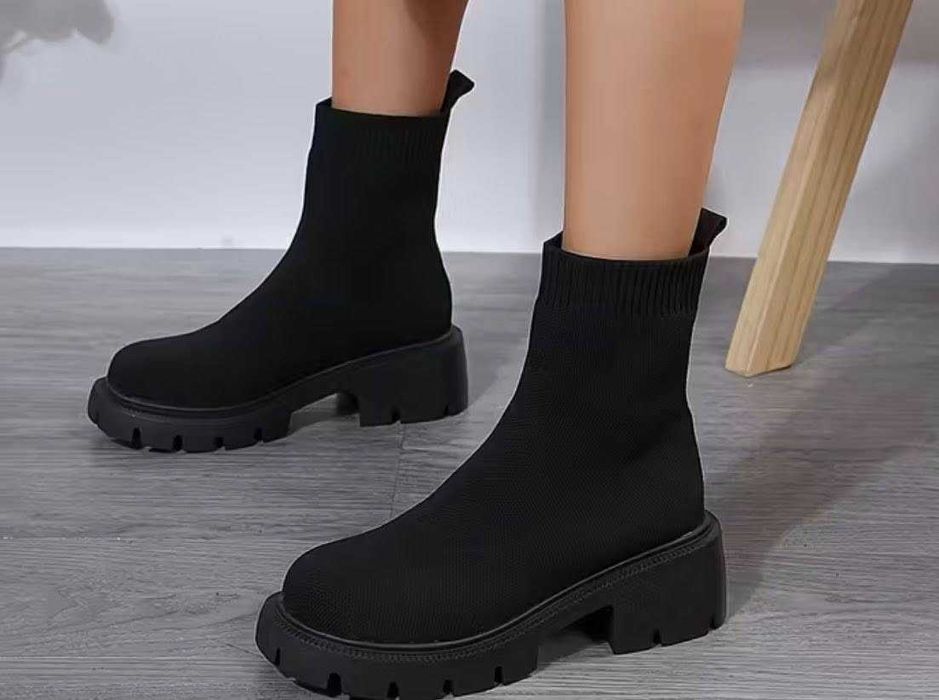 Нови ластични боти, номер 39/40