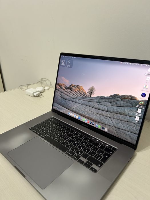 MacBook Pro 16, 16гб оперативка, 512 ссд