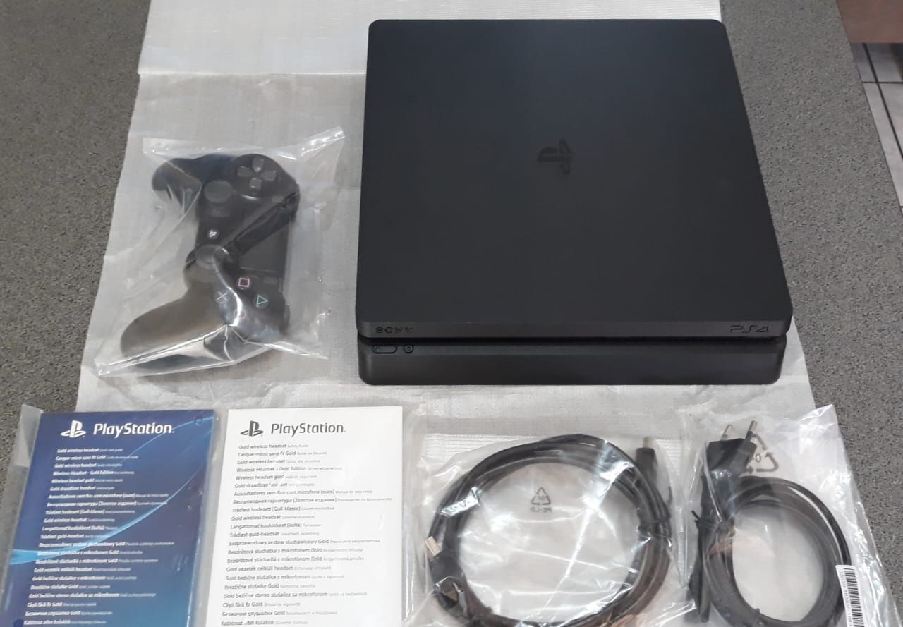 Много рядък PS4 Slim 1TB 5.05