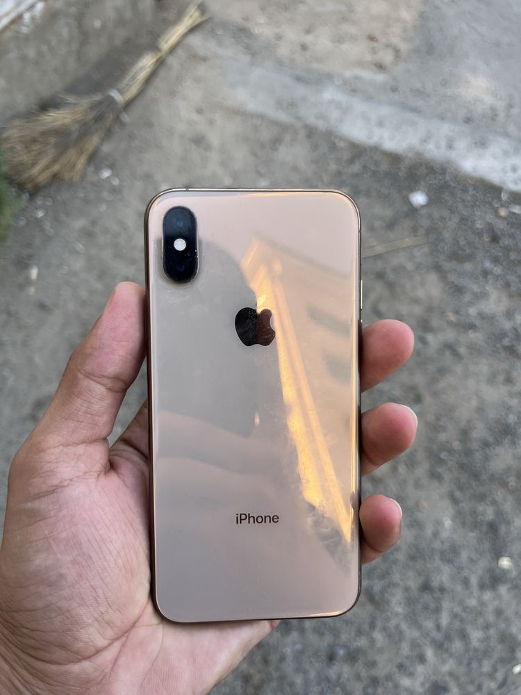 Iphone xs srochniga faqat naxtga tel