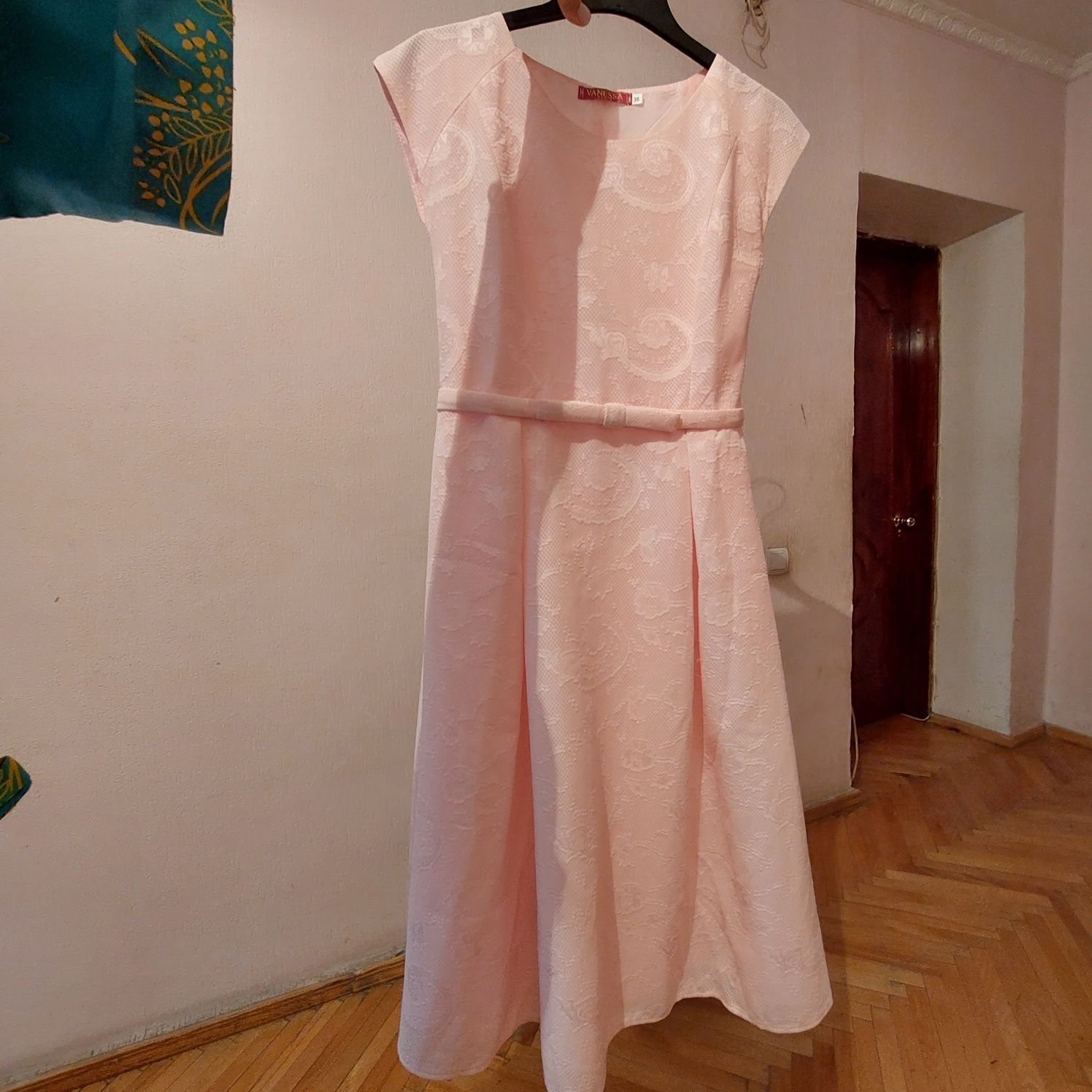 Новый нежный розовый платья. Размер 42-44