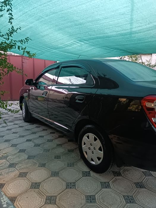 Продаю chevrolet cobalt девятнадцатого года. В хорошем состоянии.