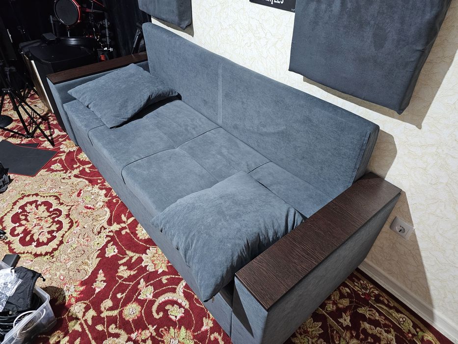 Продам диван почти новый