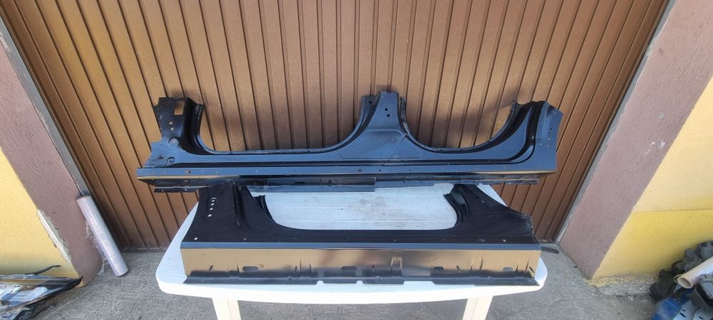 Prag stanga Dacia joger