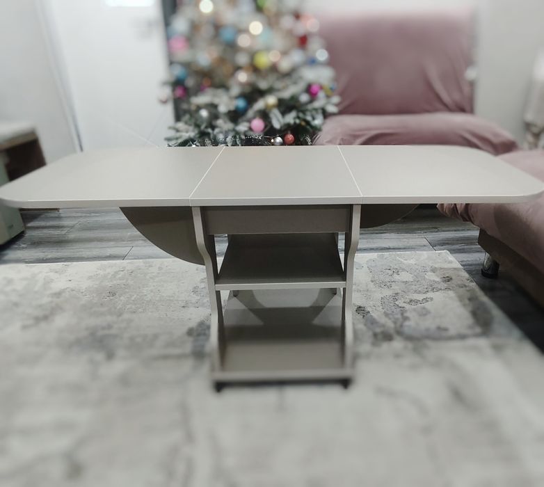 Продаётся раскладной стол