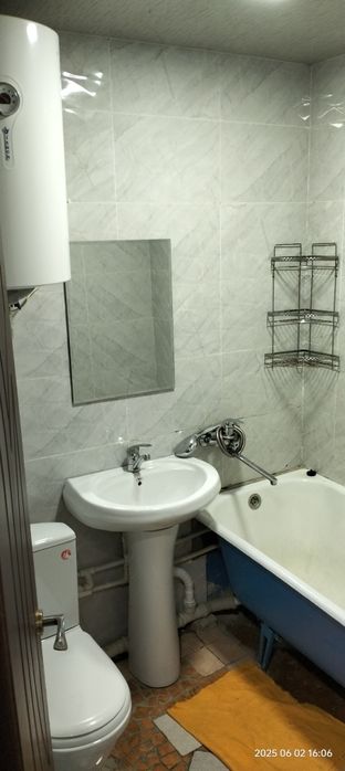 Продаётся (своя) 1-комн.квартира на 2-этаже. 3-м/р-н. Чирчик.