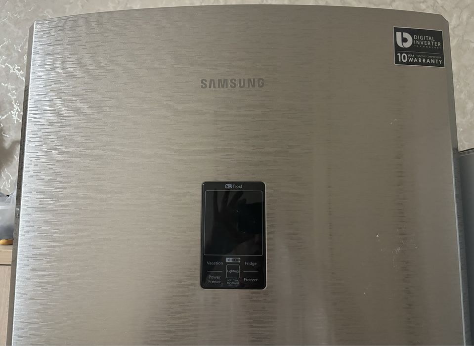 Холодильник Samsung