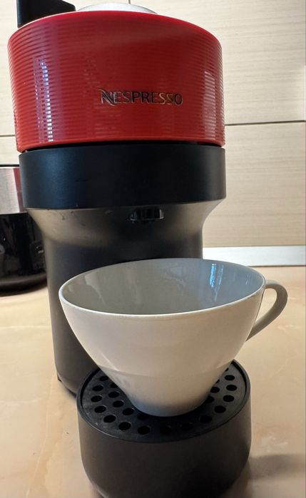 Espressor Nespresso Vertuo Rosu