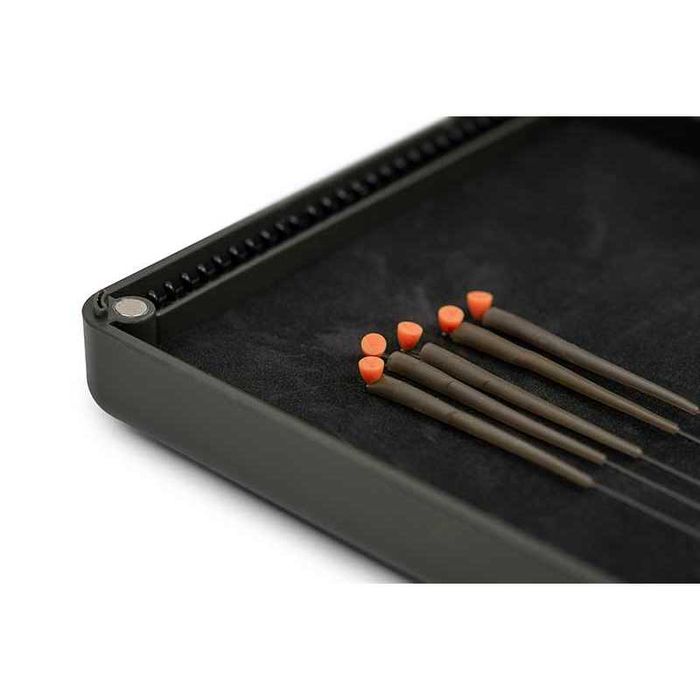Класьор за поводи Fox Edges Medium Rig Box
