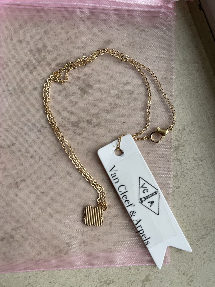 Златисто колие ван клиф van cleef розова детелина синджир бижу