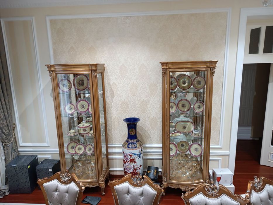 Продам роскошный комплект мебели для гостиной / столовой