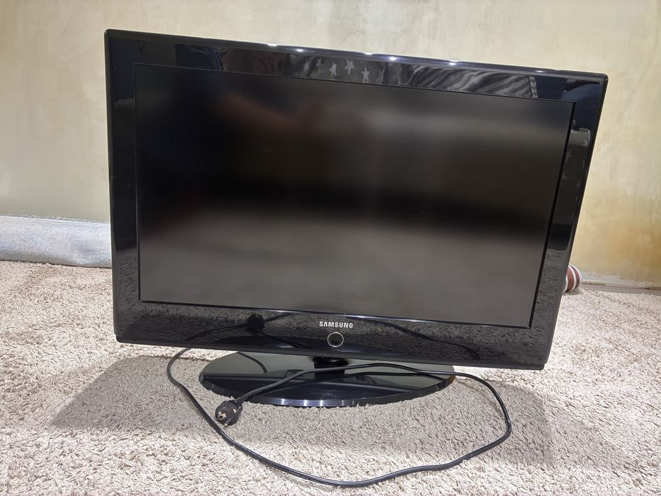 Телевизор б/у диагональ 80 см