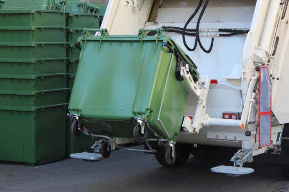 Пластиковые мусорные контейнеры (Россия) — 660/770/1100 литров