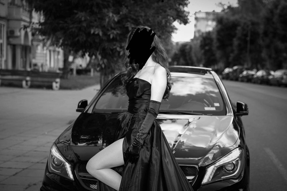 Черна елегантна абитуриентска рокля