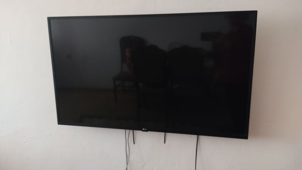 Продают ТВ Марки LG