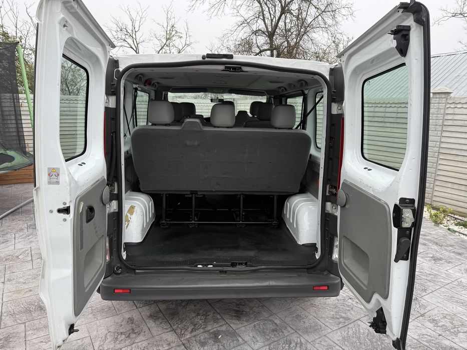 Vand Opel Vivaro 8+1