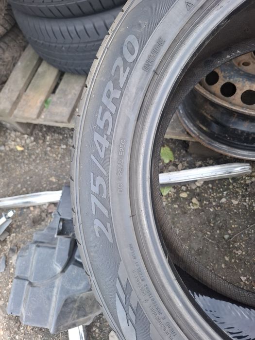 Vand 2 anvelope 275 45 20 ca noi impecabile