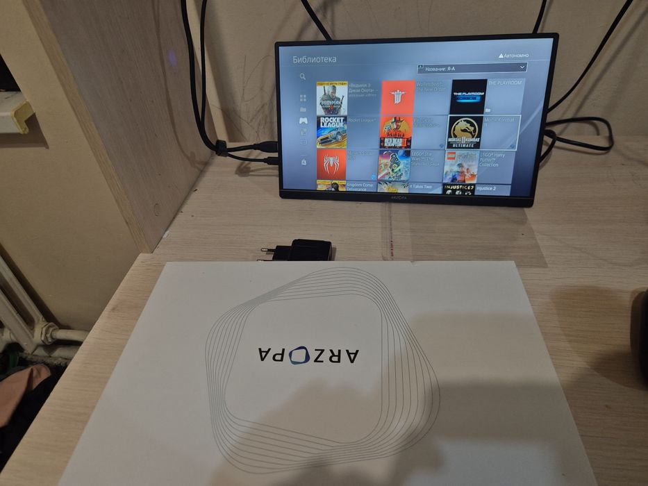 Ps4+ монитор портатив и диски.