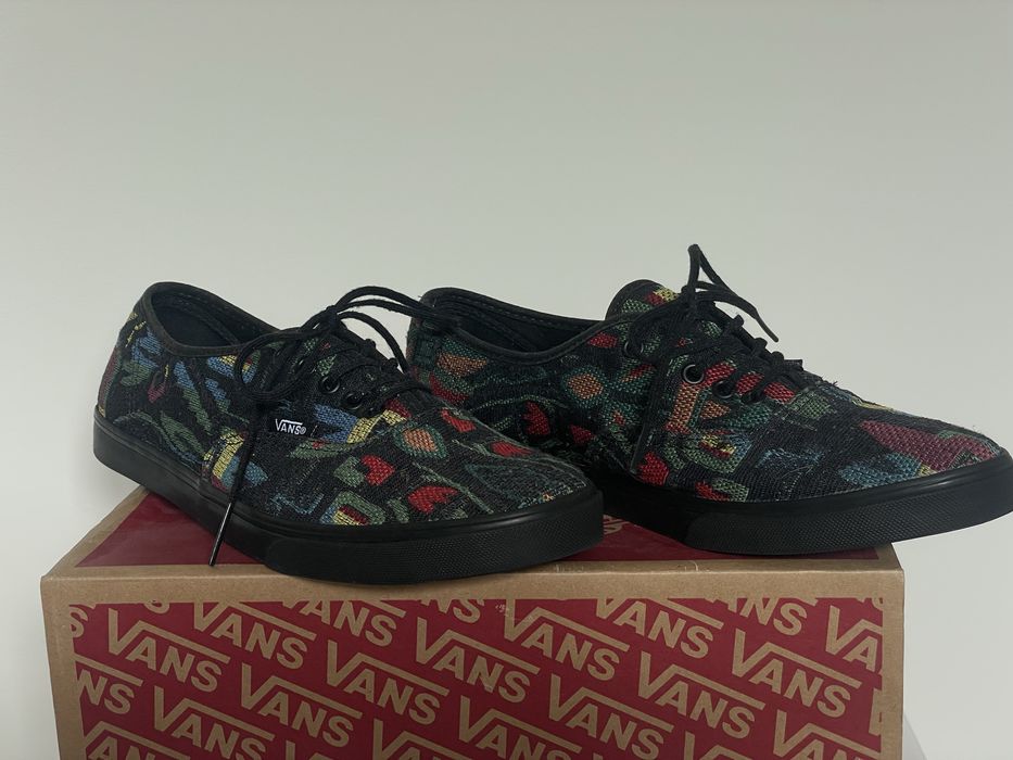 Бродирани кецове Vans 40.5 номер