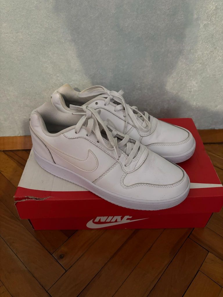 Дамски маратонки Nike