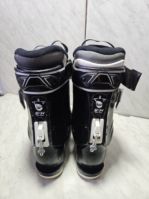 Clapari ski schi  Dalbello  mondo  23,5 corespunde mărimii 36-37