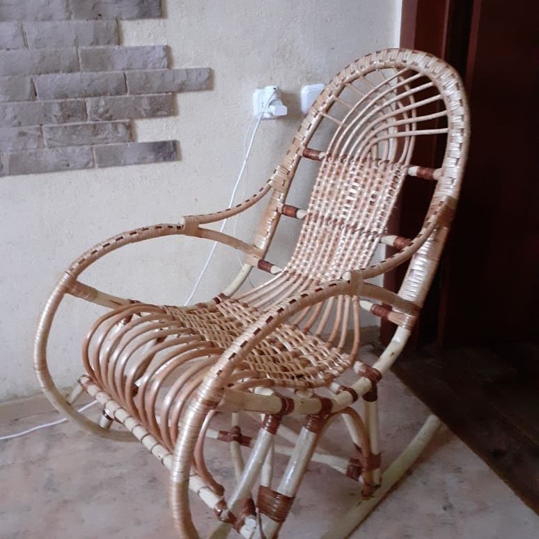 Кресла-качалки. Плетенная  мебель,  натуральный материал -ива, ротанг