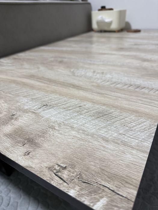 Стол маленький для дивана