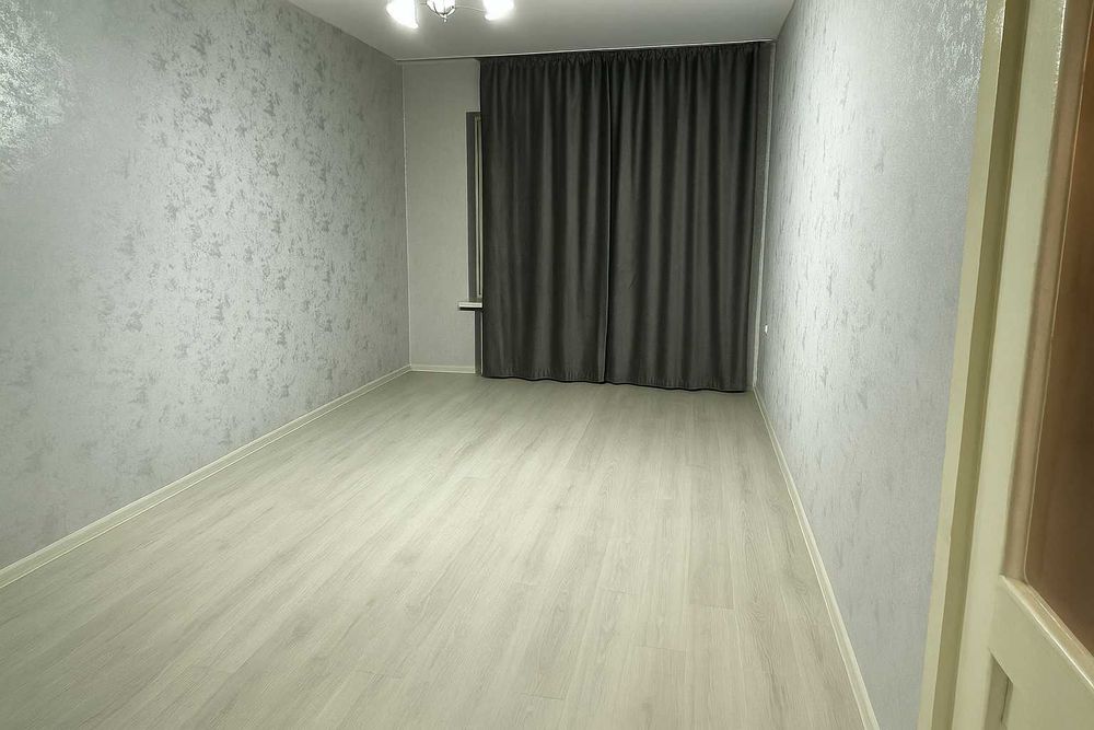 Продаётся 2-комнатная квартира (ориентир — почта, не доезжая куйлюка)