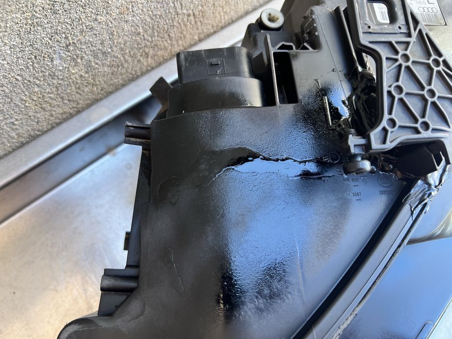 Far stanga bixenon fara adaptiv si led Audi A4 B8 Facelift cu DEFECT