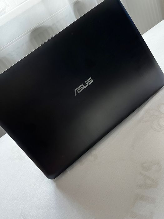 Laptop Asus F540Y Notebook PC