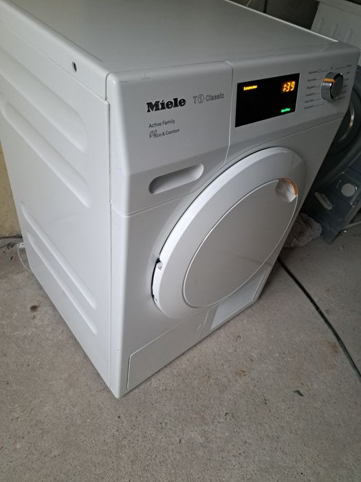 Uscator de rufe Miele T1