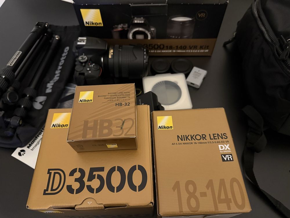Nikon D3500 + Nikkor 18-140mm + Manfrotto статив + раница и аксесоари