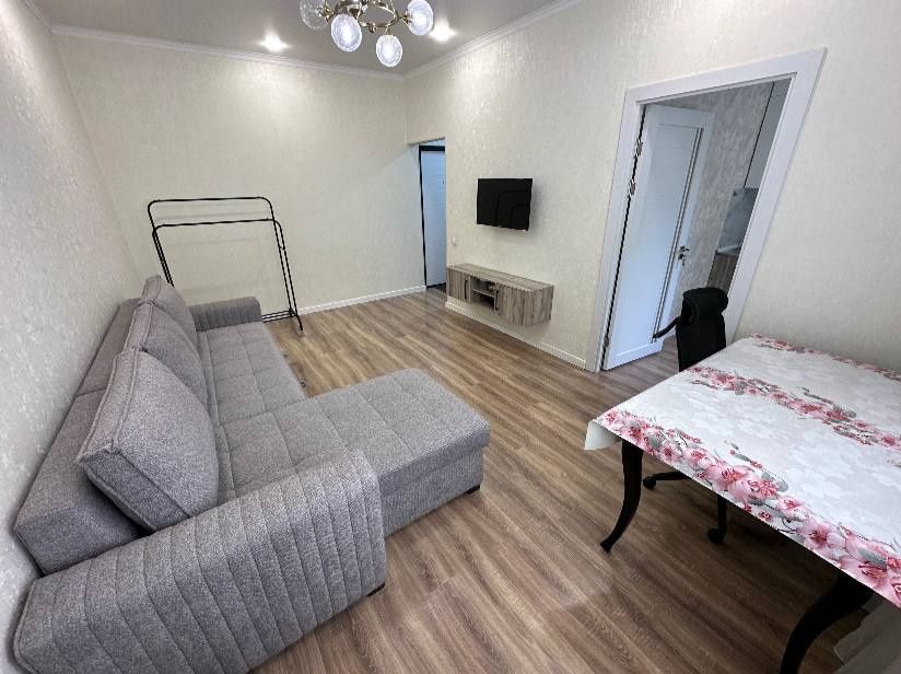 Срочно Сдам Чиланзар 3кв  1 комнатную 4этаж Метро Новза 10 мин пешком