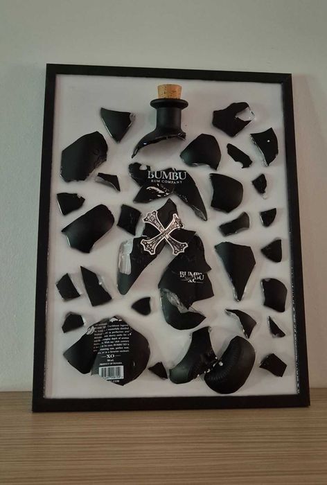 Tablou decorativ,unic,personalizat cu sticle
