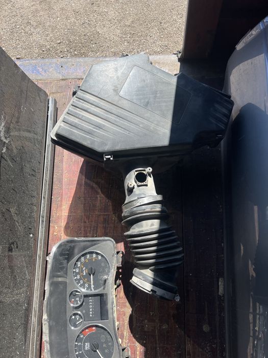 Щиток приборов, корпус воздушного фильтра на хамер Н3