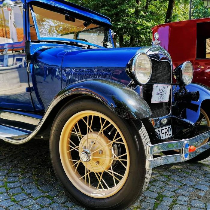 Limuzina si masina de epoca pentru nunti