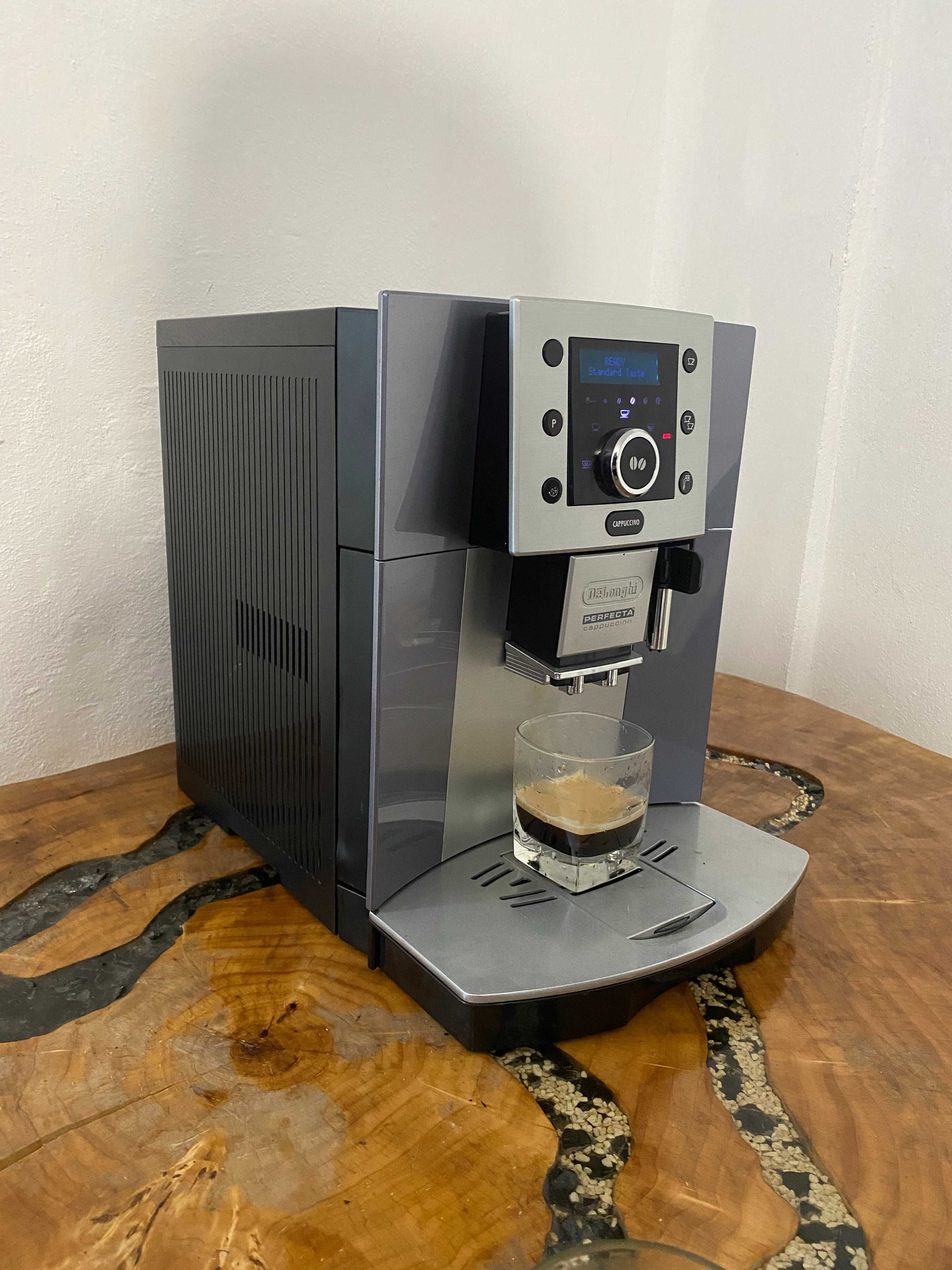 expresor / espressor cafea delonghi perfecta