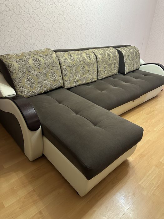 Срочно продам диван