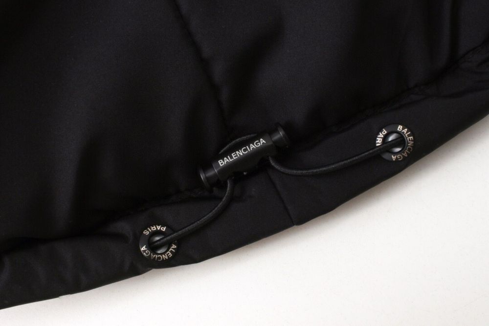 Geaca Balenciaga colectie noua