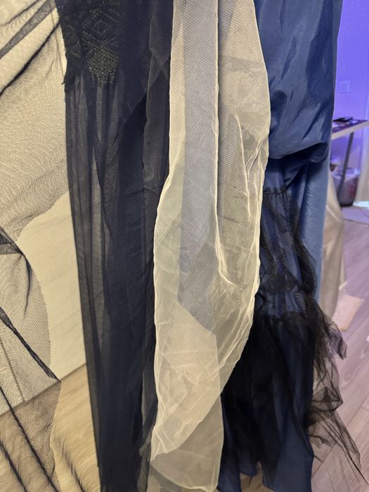 Вечернее платье на свадьбу корпоратив в расцветке для нового года.