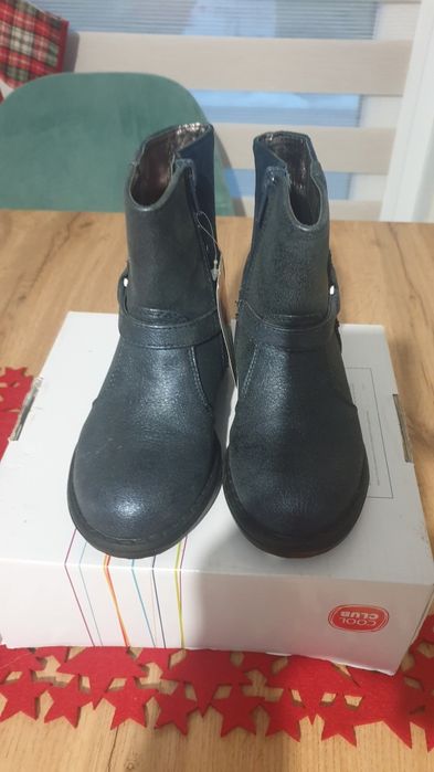 Vand cizme fata, noi cu eticheta