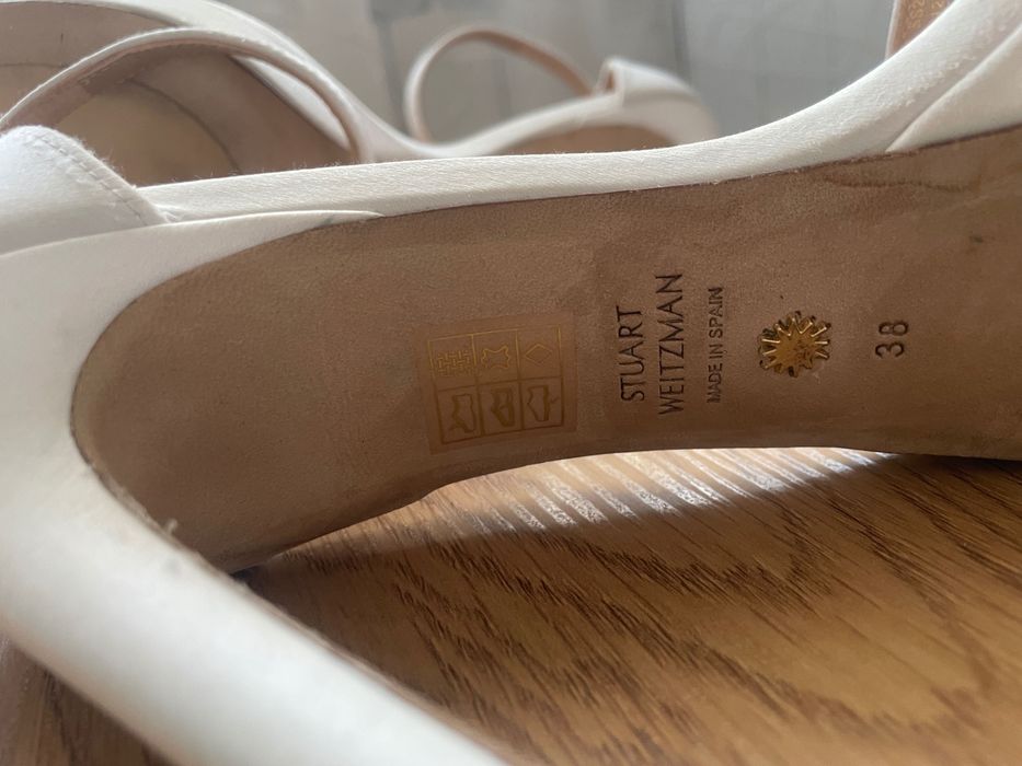 Stuart Weitzman Disco Nudist  Сандали Бял Сатен 38 номер