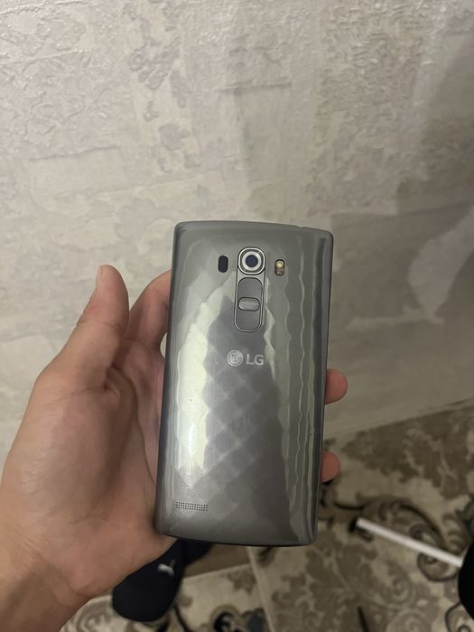 Lg madeli s12.