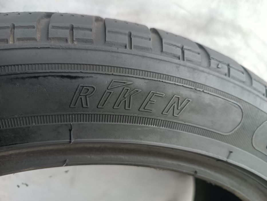 235/45/18 Riken .