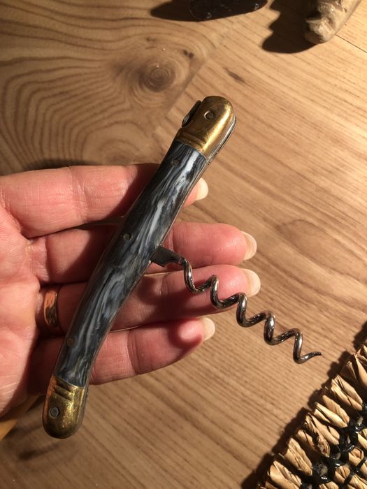 Tirbuson deschizator bere, spargator nuci