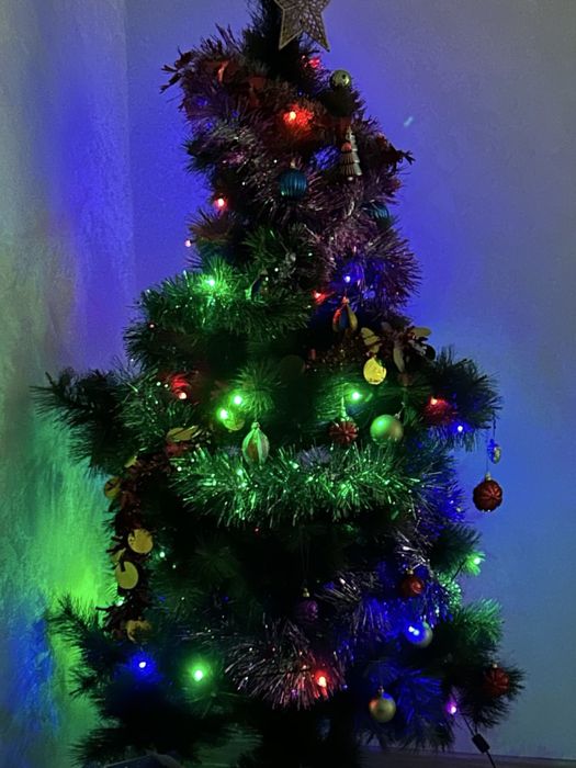 Продам ёлку с игрушками 170см