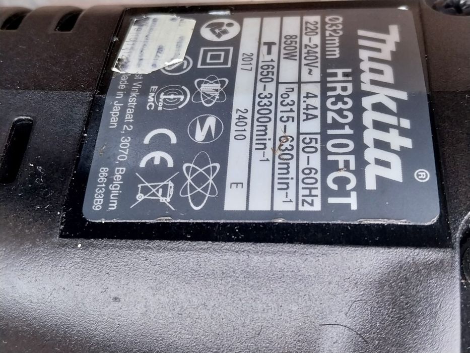 Rotopercutor  MAKITA HR  3210 FCT