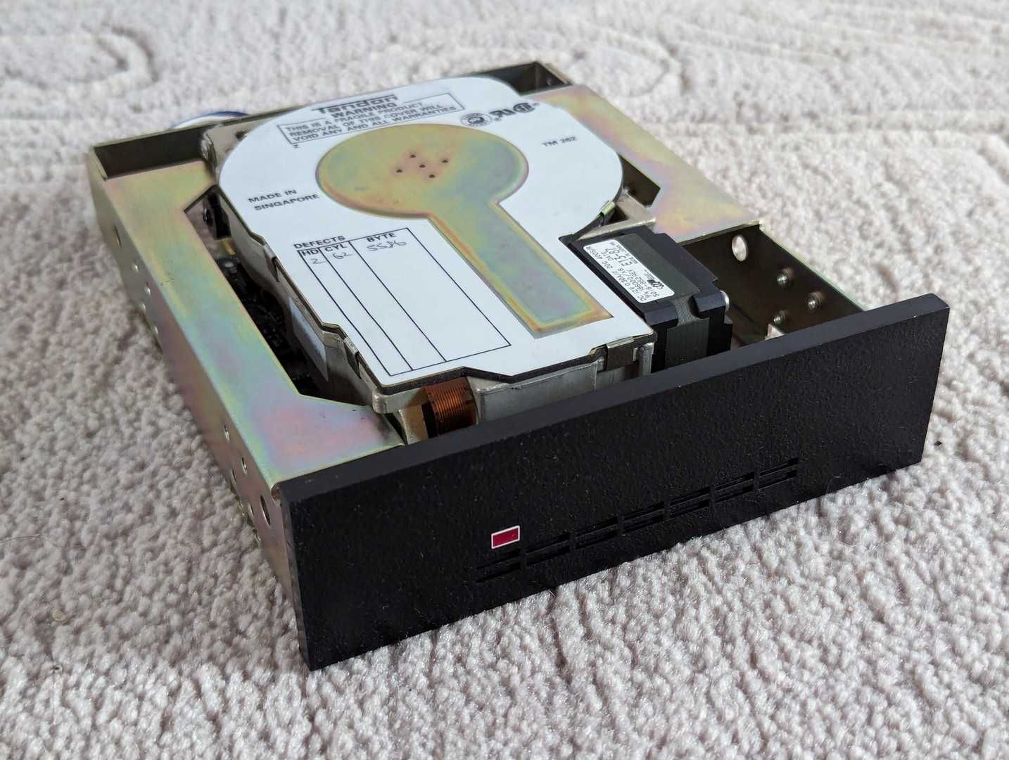 Tandon TM-262 Hard disk de 21 MB de colectie din anul 1986